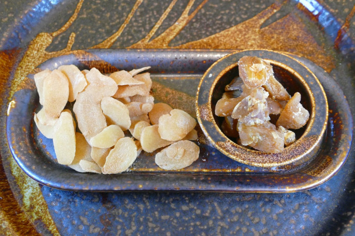 Ingwer-Stücke, ungeschwefelt, Thailand, mit 10% Fructose (Bild rechte Seite)